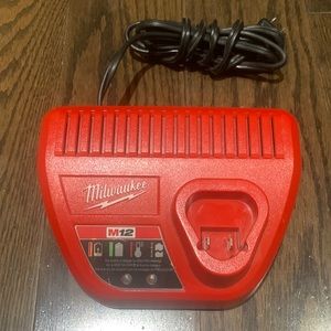 Milwaukee M12 Charger